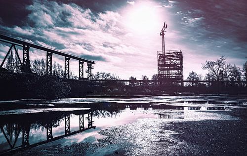Landschapspark Duisburg-Noord - staalfabriek, kolenmijn, hoogoven en ijzer- en staalfabriek silhouet