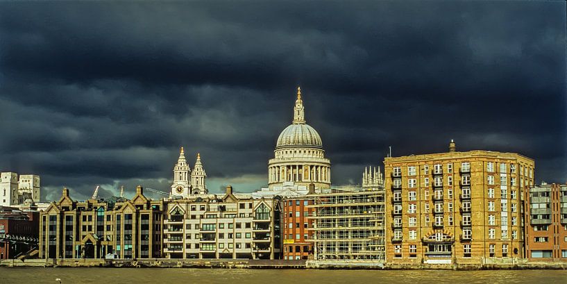 st paul&#039;s cathedral by Stefan Havadi-Nagy