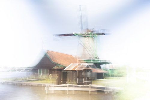 Abstracte foto van de molen  De Bonte Hen van Alida Stuut