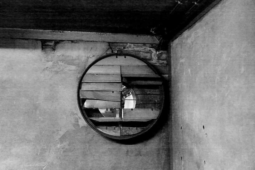 Rond ventilatiegat van Wytze Plantenga