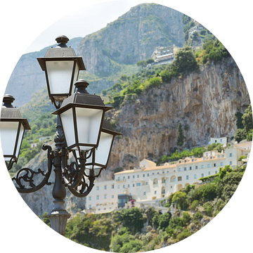 Stedelijk landschap aan de Amalfikust Italië