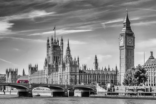 De skyline van Westminster in Londen vanuit de bus - colorkey