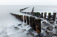 Stormbrekers aan de zeedijk van Westkapelle van Ruud Engels thumbnail