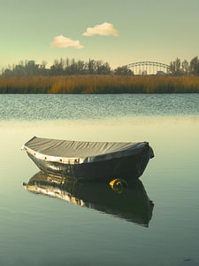 Ein Boot auf der Oude Waal – Ruhe und Besinnung
