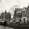 Canal d'Amsterdam avec bateau sur Corinne Welp