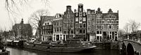 Amsterdamer Gracht mit Boot von Corinne Welp Miniaturansicht