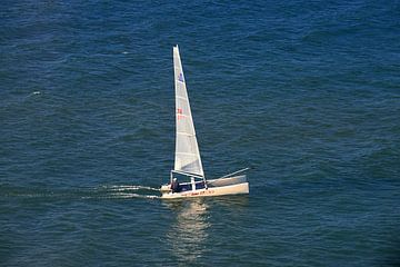 Sailing boat on the North Sea by Blond Beeld