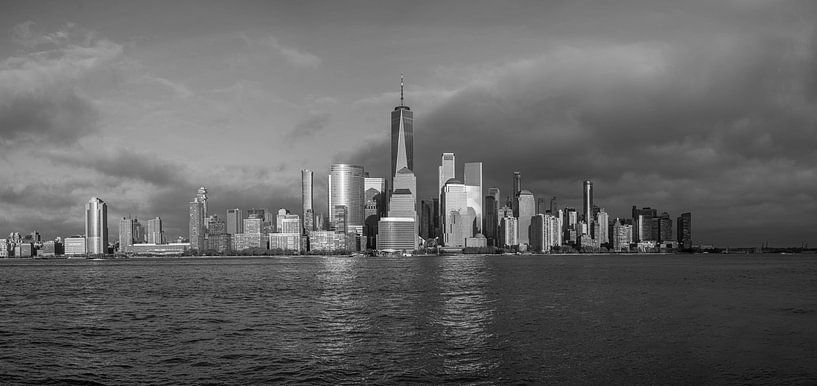 Skyline of downtown Manhattan by Karsten Rahn