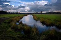 Brabants Landschap met water en wolkenlucht....... van Wim Schuurmans thumbnail