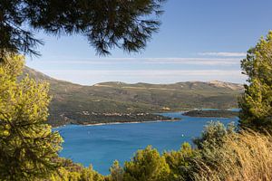 Uitzicht op het Lac de Sainte-Croix in de Verdon, Frankrijk van Bram Lubbers