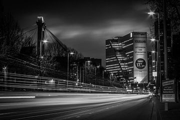City streak lights van Peter Hooijmeijer