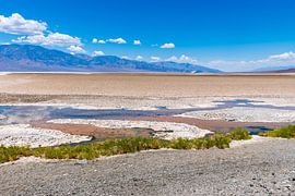The salt flats of Death Valley National Park in America by Linda Schouw