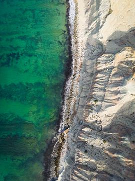 De kliffen van de Algarve in Portugal by David Gorlitz