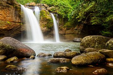 Jungle falls by Richard Guijt Photography