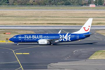 TUIfly Boeing 737-800 in TUI BLUE kleurenschema. van Jaap van den Berg