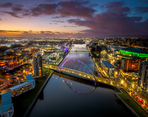 Sonnenuntergang über Glasgow und dem Clyde Arc