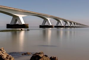 Zeeland-Brücke nähert sich langsam von Laura Loeve