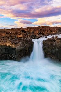 IJslandse watervallen IV van Daniela Beyer