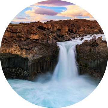 IJslandse watervallen IV van Daniela Beyer
