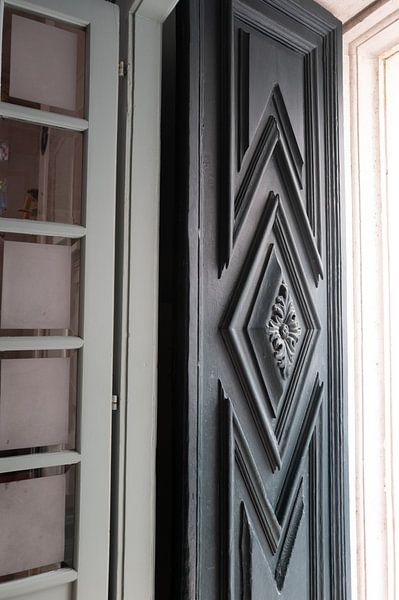 Welcoming church door by Charlotte Bakker