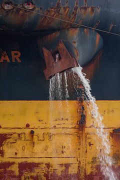 Ancres rouillées sur la proue du port . sur scheepskijkerhavenfotografie