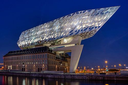 Havenhuis Antwerpen By Night.