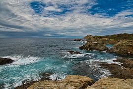 Wild bay on the Ile du Gaou by Tanja Voigt