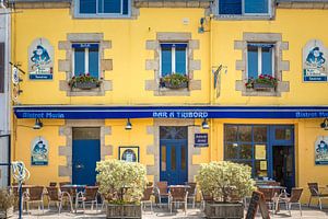Hafenbar in Douarnenez, Bretagne