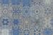 Abstraktes Schneeflockenmuster in Blau und Silbergrau von Maurice Dawson