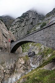 Teufelsbrücke Andermatt van Richard Wareham