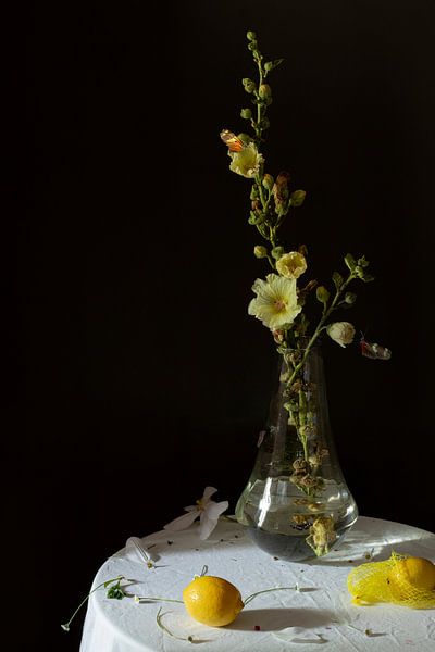 Still life 'Yellow III by Willy Sengers