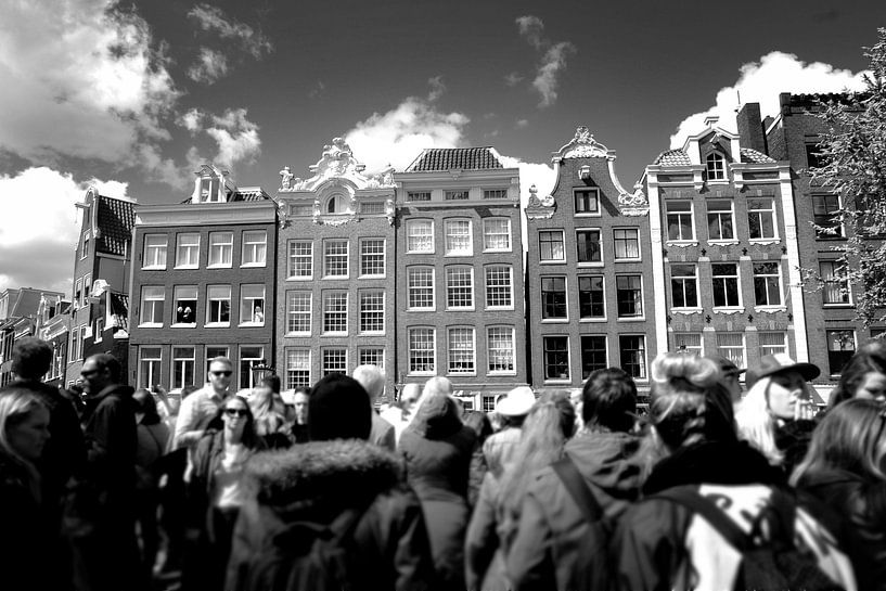 Straatscene Amsterdam (zwart-wit) van Rob Blok