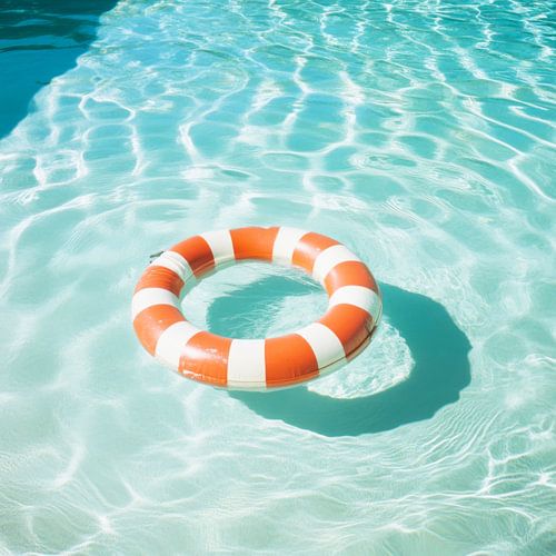 Schwimmring im klaren Wasser
