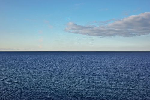 The expanse by the sea