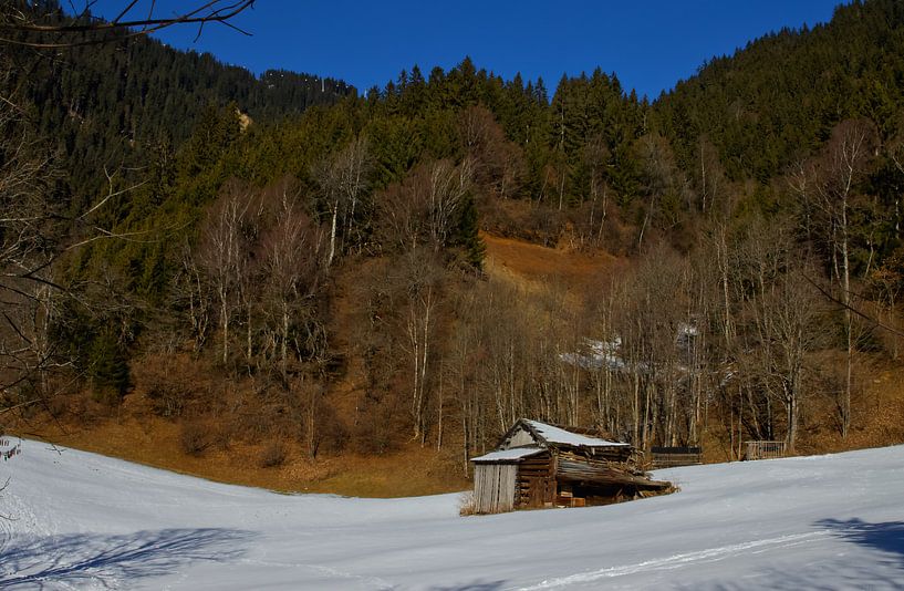 Vieille grange dans la neige sur Sran Vld Fotografie