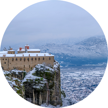 Monastère Agios Stefanos in sneeuwlandschap Meteora Griekenland van Teun Ruijters
