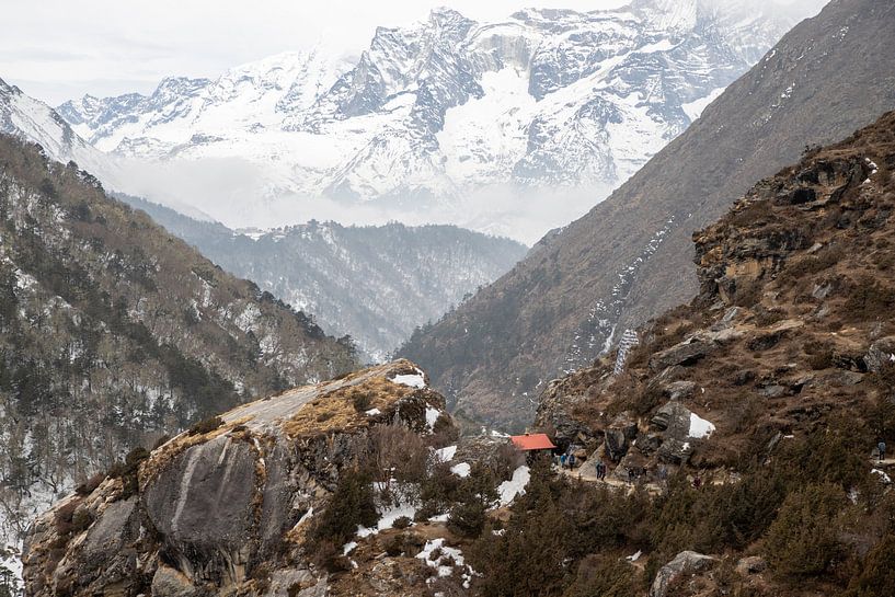 Vergezichten in Nepal. van Ton Tolboom