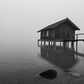 Bridge in black and white by Oli N