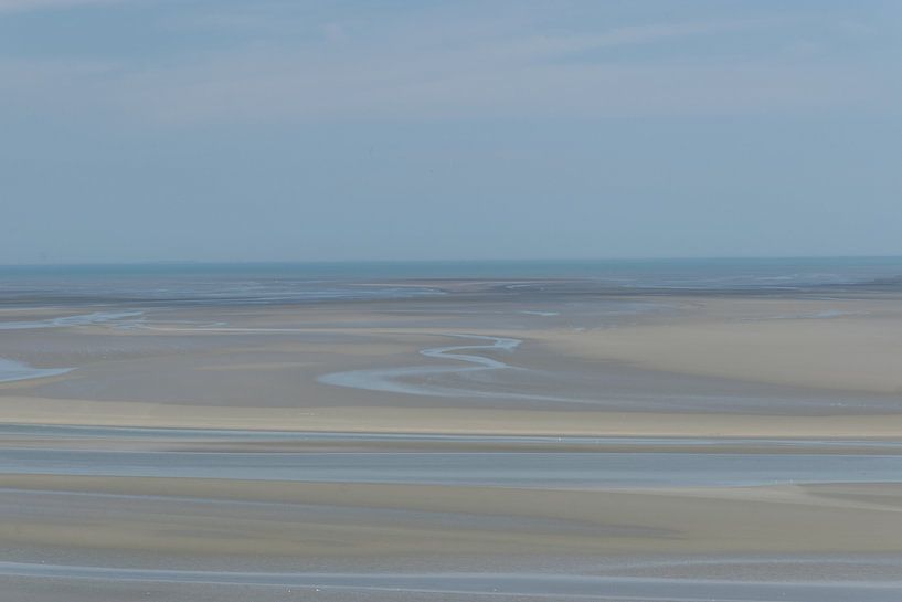 Zee en strand op een mooie zomerdag van Patrick Verhoef