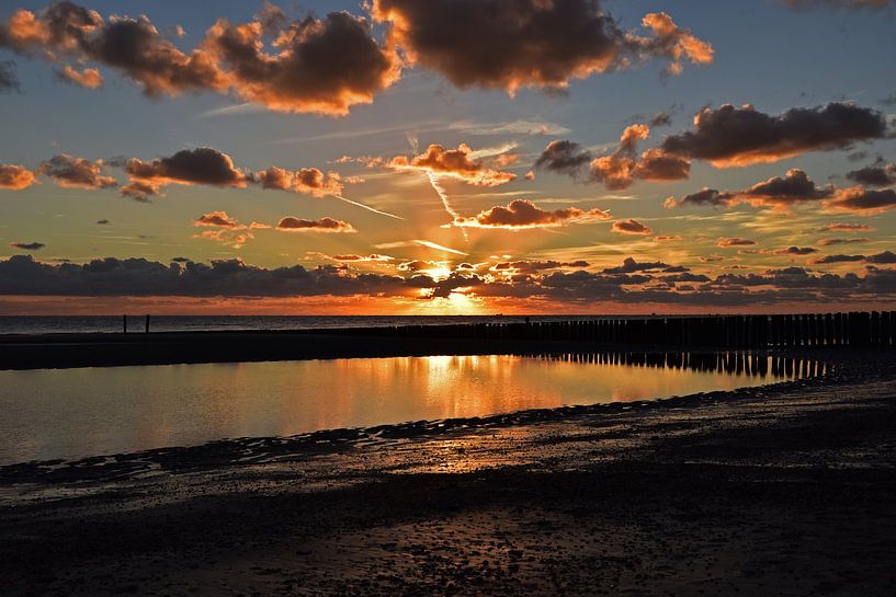 Zonsondergang in Zeeland van Herman Keizer