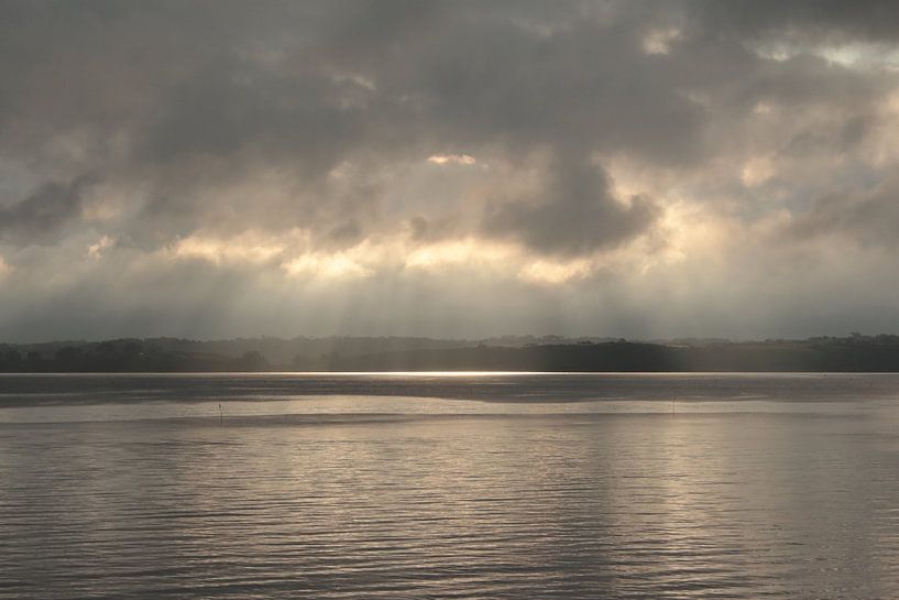 Licht durch die Wolken von Swirling Entities