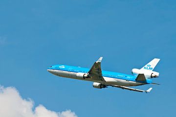 McDonnell Douglas MD-11 van KLM stijgt op vanaf Schiphol