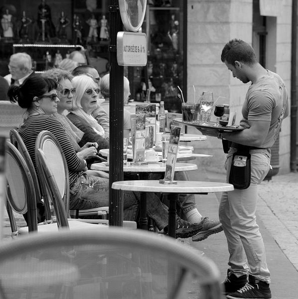 Ober aan het werk. von Maren Oude Essink