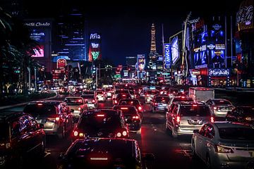 Las Vegas coloré par une belle nuit. sur Rolf Linnemeijer