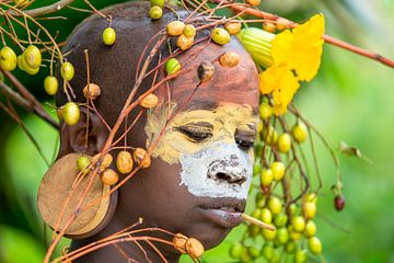 Portret Afrikaanse vrouw van de Suri stam van Miro May