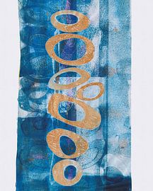 Golden Circle Print on blue background by Aribombari - Ariane Nijssen