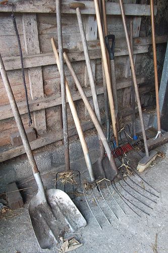 gereedschap in de stal, the tool, materiaal