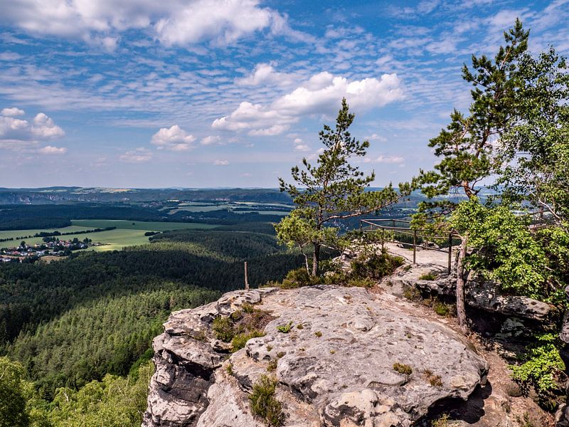 Blick vom Papststein auf das Elbsandsteingebirge von Animaflora PicsStock
