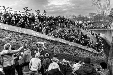 Vestingcross Hulst Mathieu van der Poel sur Herbert Huizer