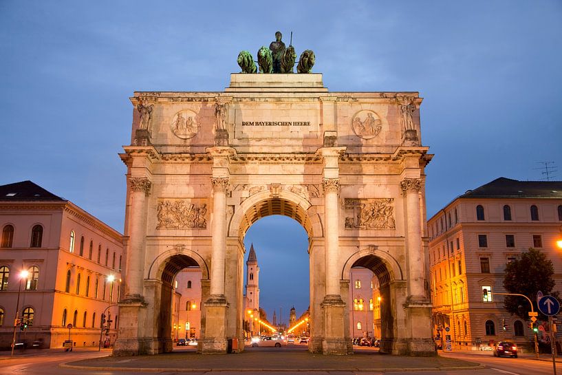 Das Siegestor in München von Peter Schickert